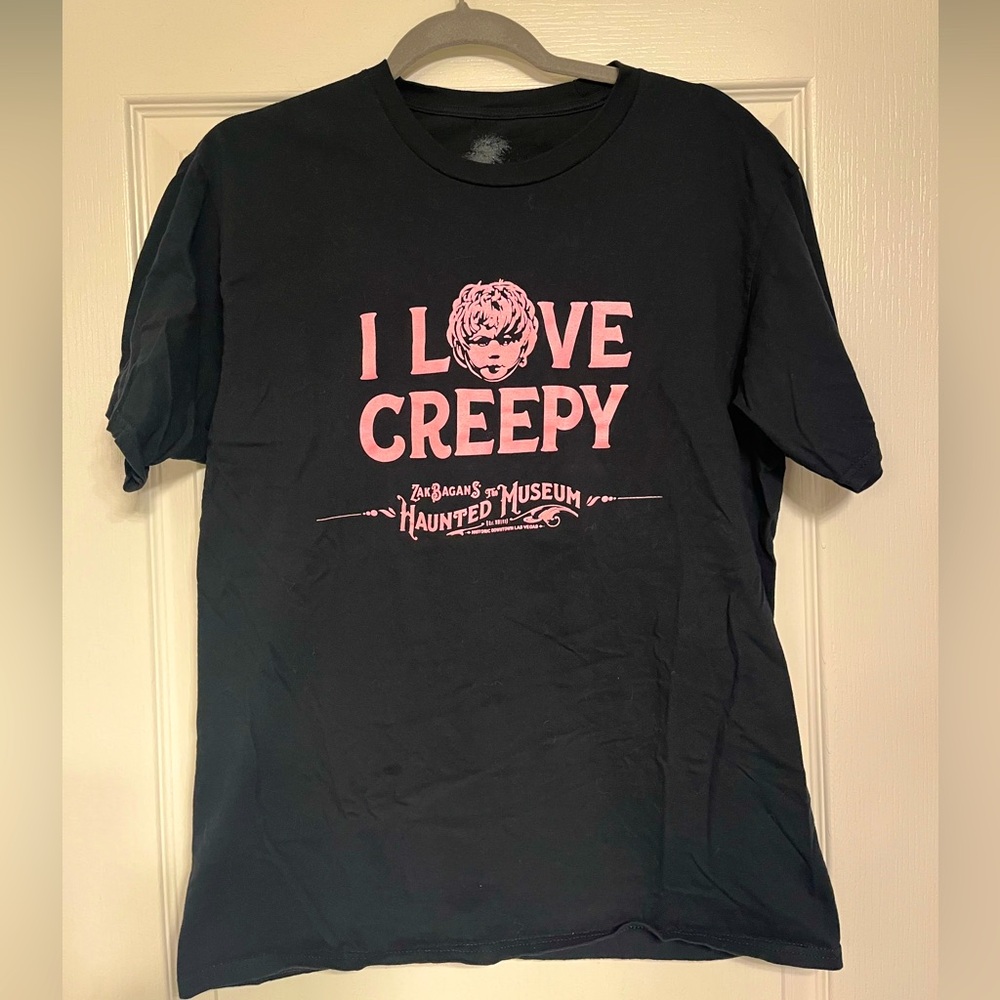 Haunted museum tee